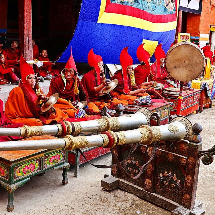 tiji festival - lamas are playing instruments