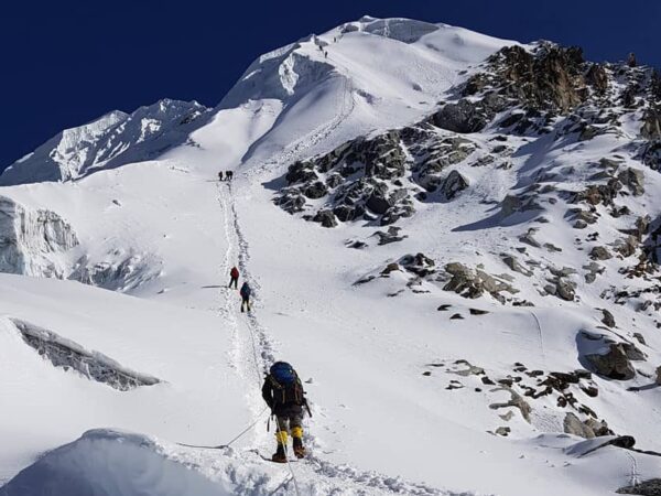 lobuche peak climbing