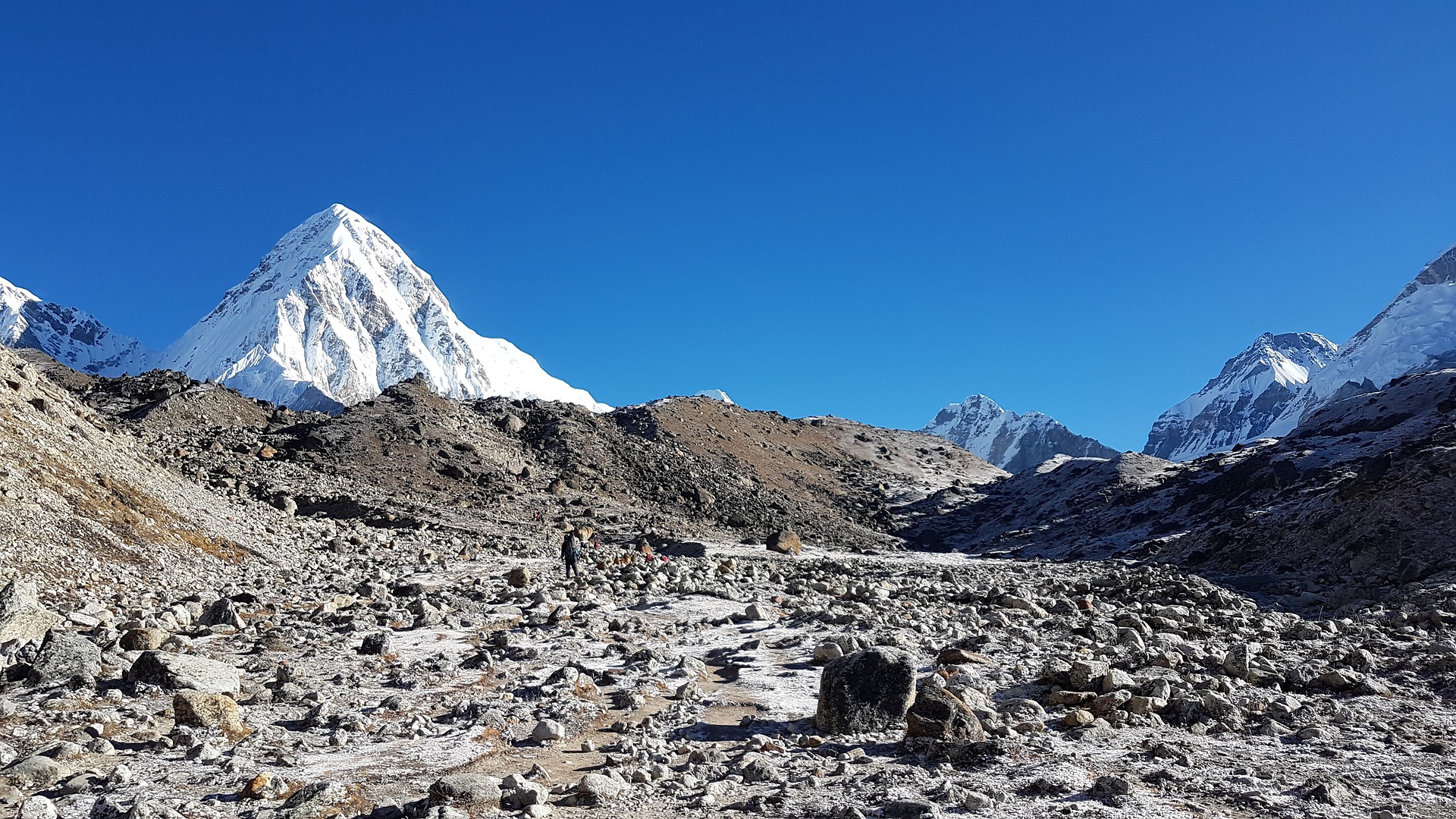 beautiful pumori peak a head of mt everest