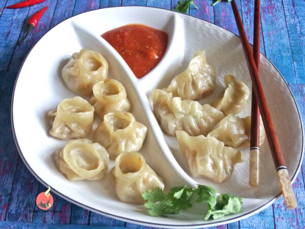 steamed chicken momos